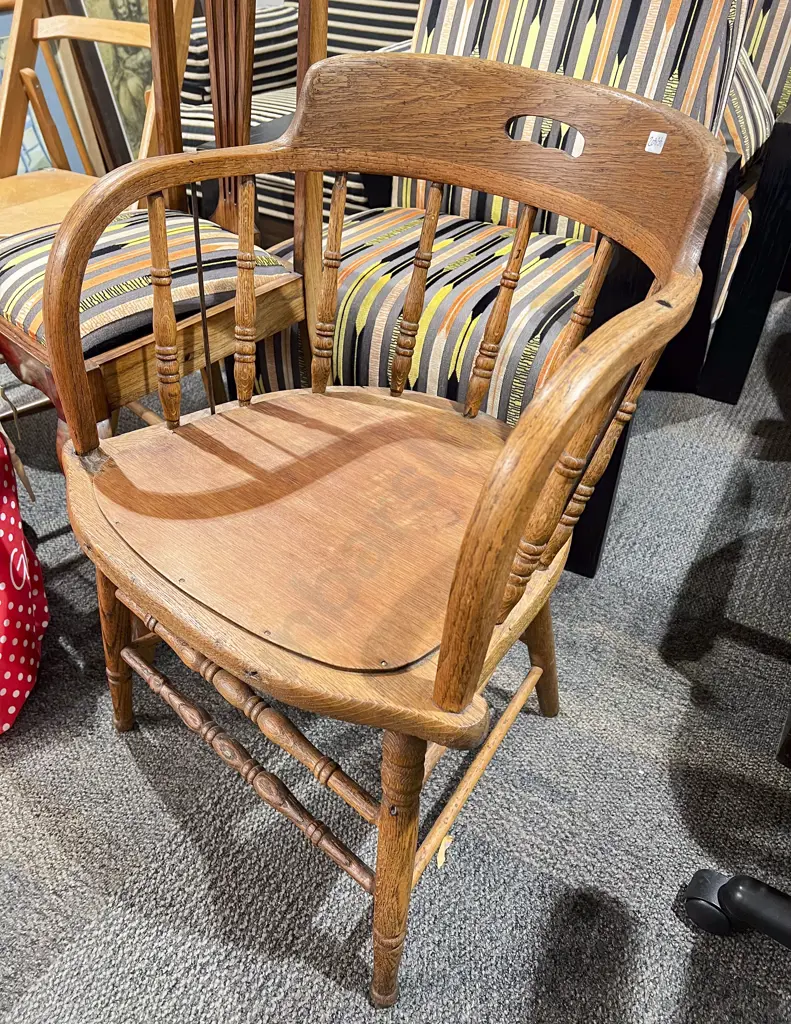 Oak Spindle Back Tub Chair Image 1++