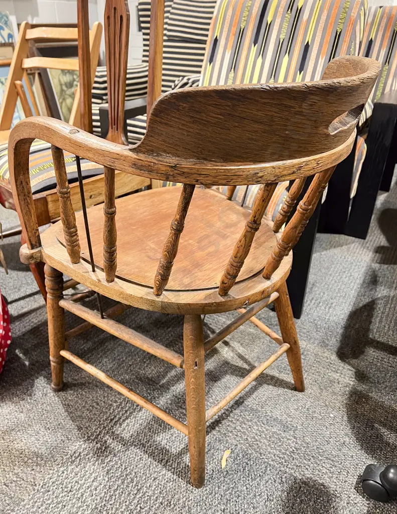 Oak Spindle Back Tub Chair Image 1++