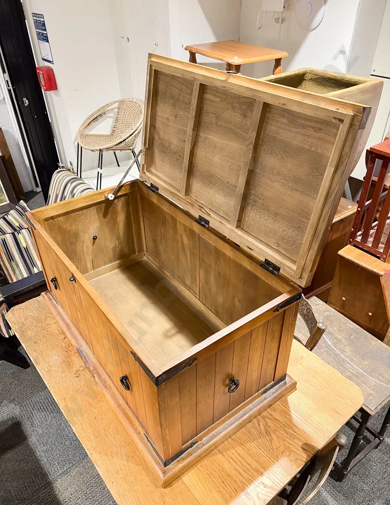 Rimu Blanket Chest Image 1++