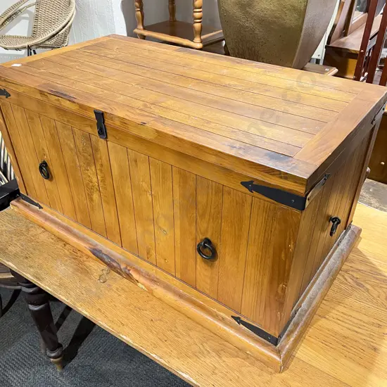 Rimu Blanket Chest