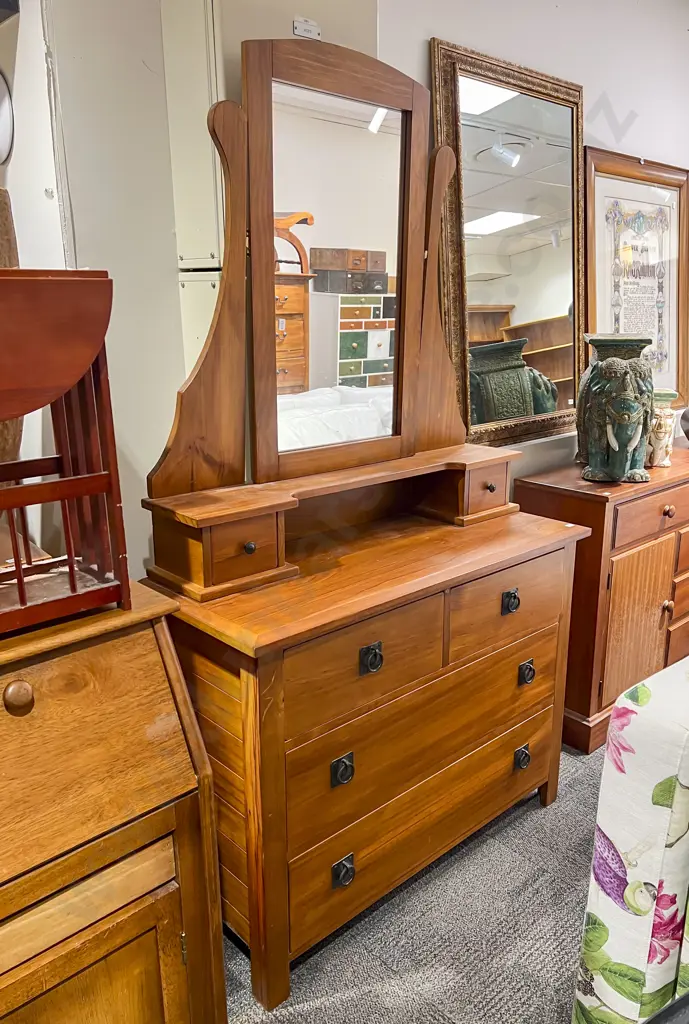 Mirror Back Dressing Chest Image 1++