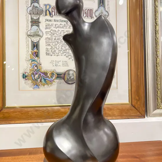 A Weighted Sculpture Form