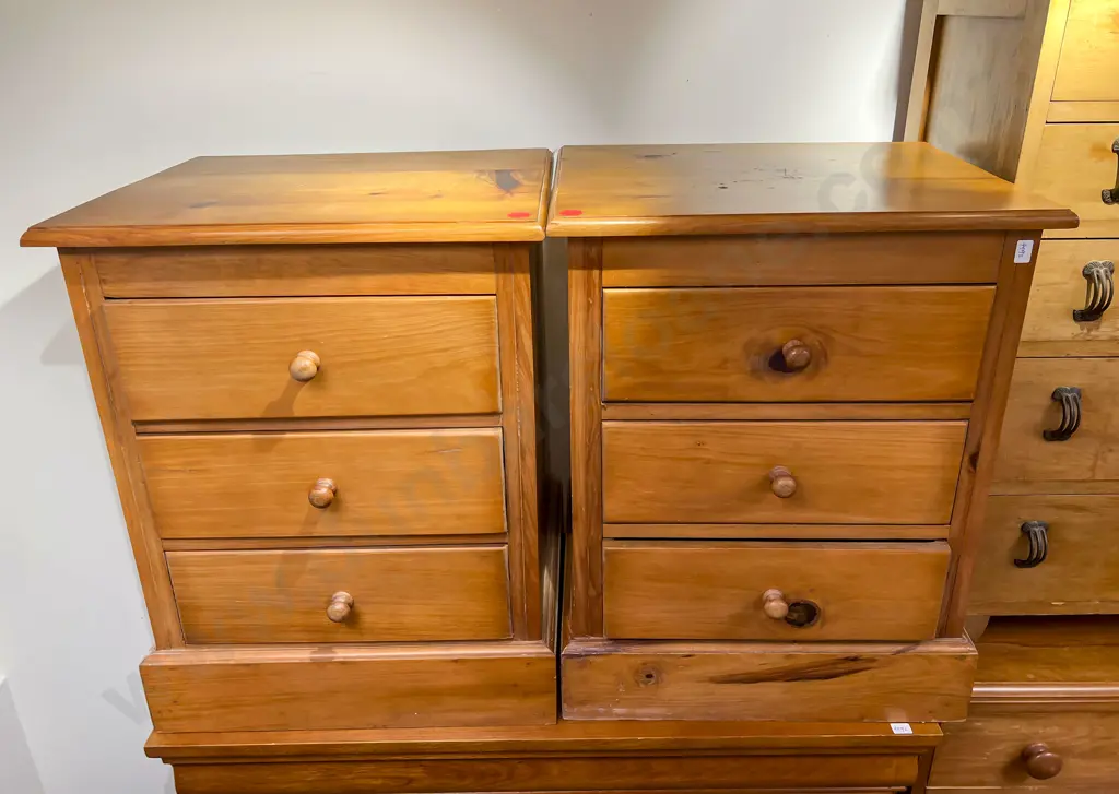 Pair of Bedside Drawers Image 1++