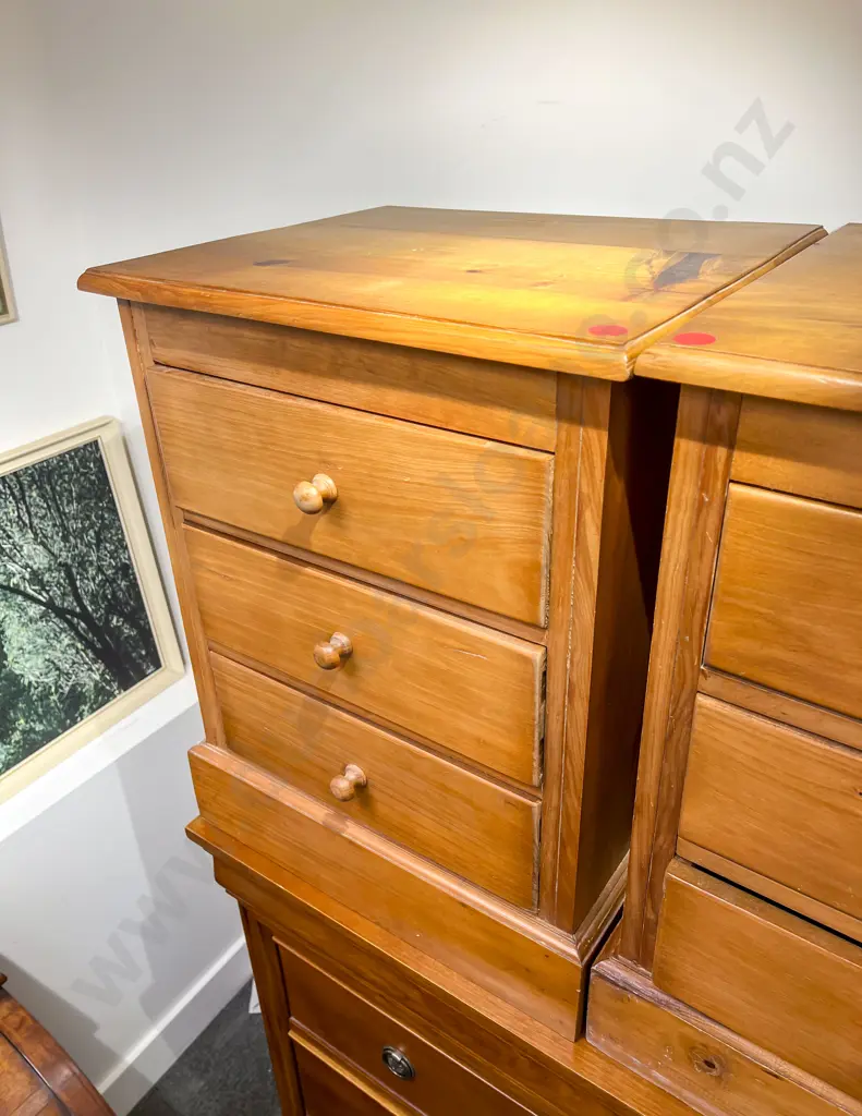 Pair of Bedside Drawers Image 1++