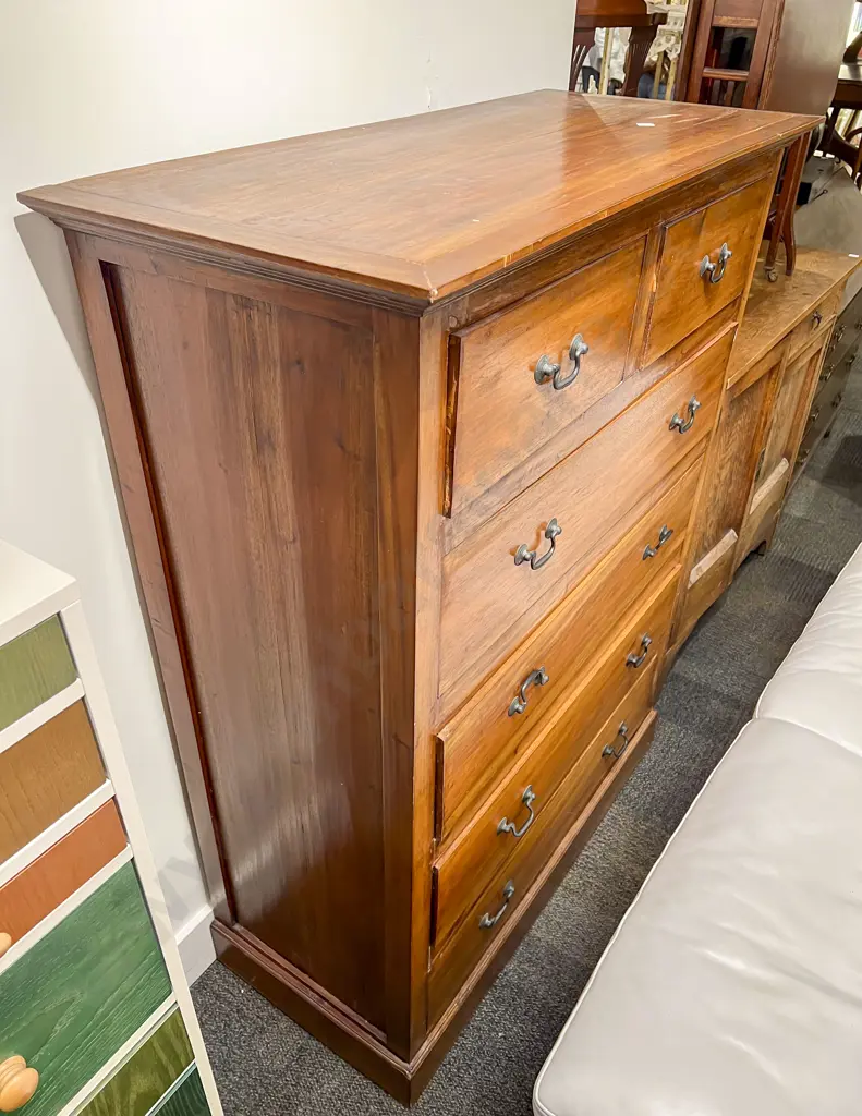 Large Hardwood Six Drawer Chest Image 1++