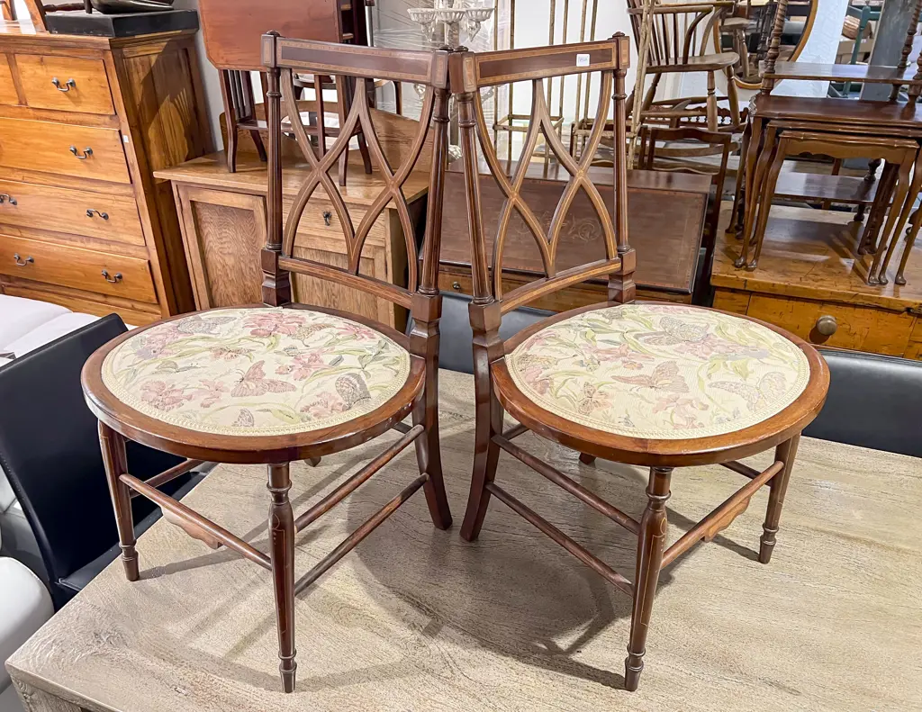 Pair of French Style Boudoir Chairs Image 1++