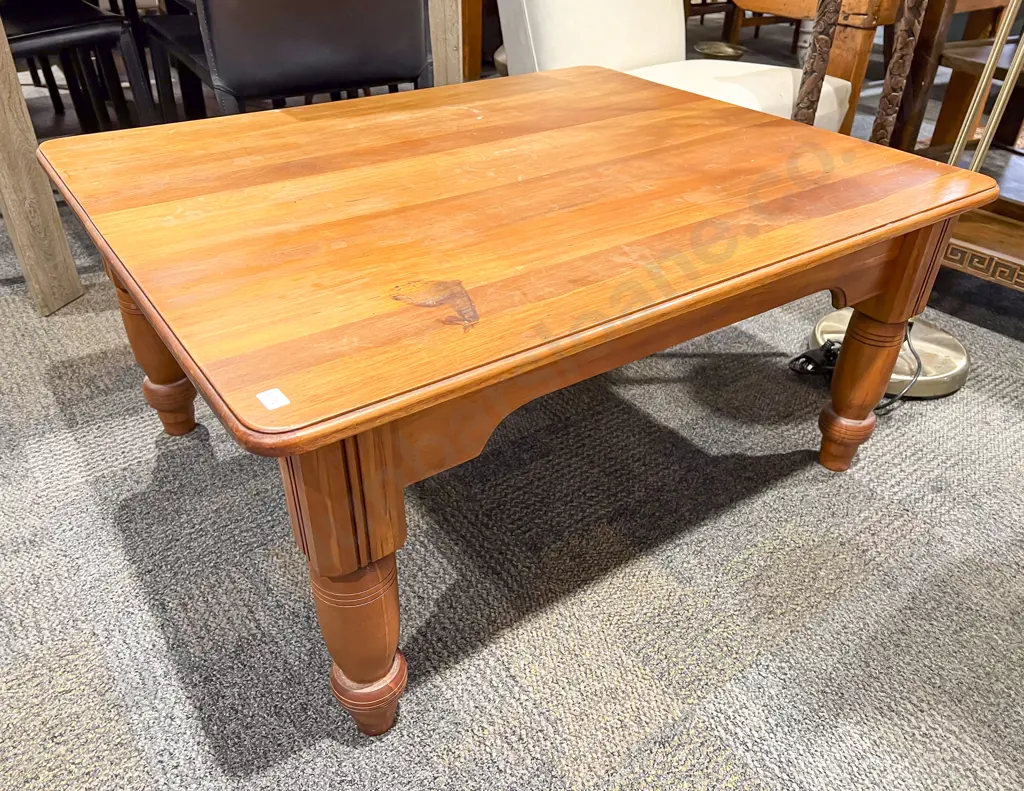 Rimu Rectangular Coffee Table Image 1++