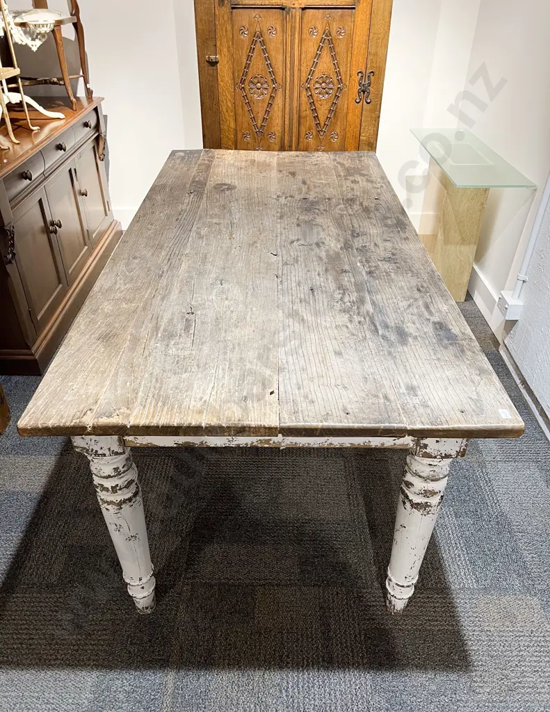Distressed Painted Country Kitchen Dining Table Image 1++