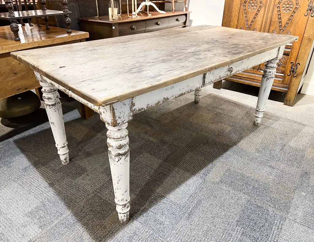 Distressed Painted Country Kitchen Dining Table Image 1++
