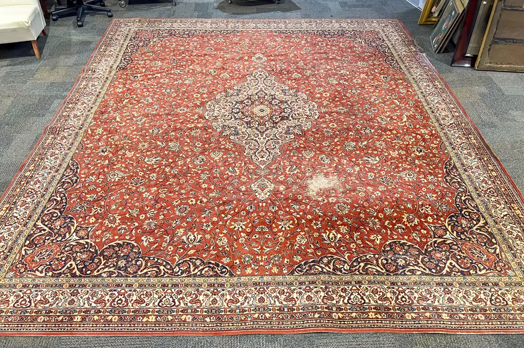 Large Persian Style Floor Rug Image 1++