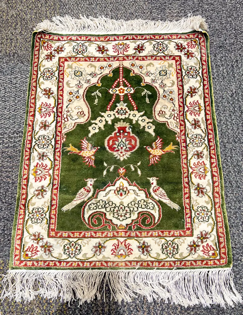 Small Persian Mat Image 1++