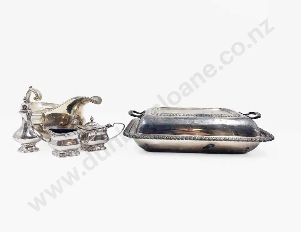 S/Plate Christmas Table Entree Dish Gravy Boat & Condiment Set Image 1++