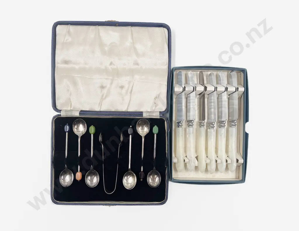 Cased S/Plate Bean Finial Coffee Spoons & Boxed Set of Six Butter Knives Image 1++