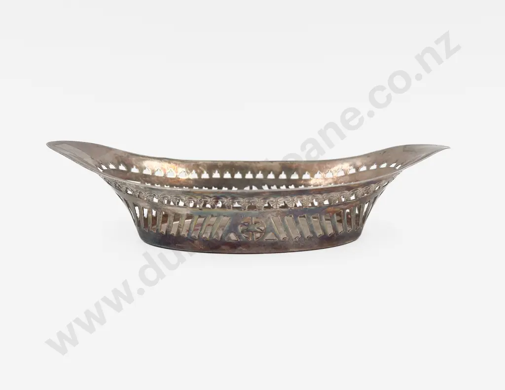 S/S Boat Shape Bon Bon Dish Image 1++