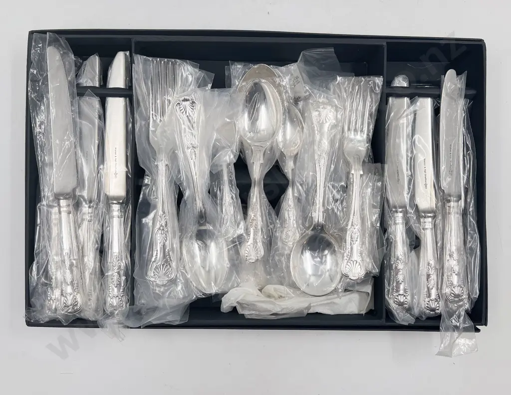 Walker & Hall As New Eight Place Setting S/Plate King's Pattern Cutlery Set Image 1++