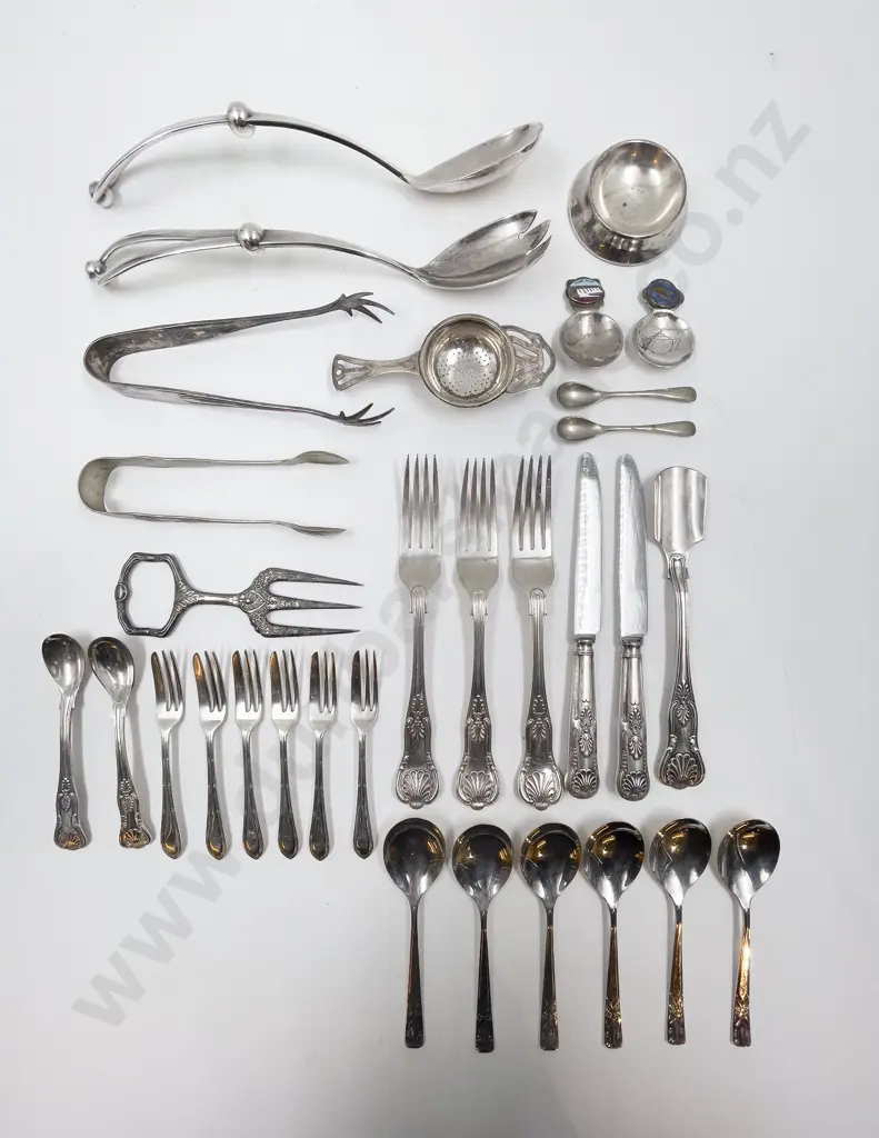 Small Box Of Mixed S/P Cutlery Image 1++