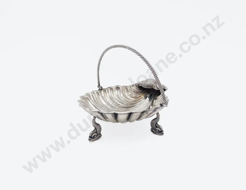 Attractive S/P Scallop Shell Bon Bon Basket Image 1++