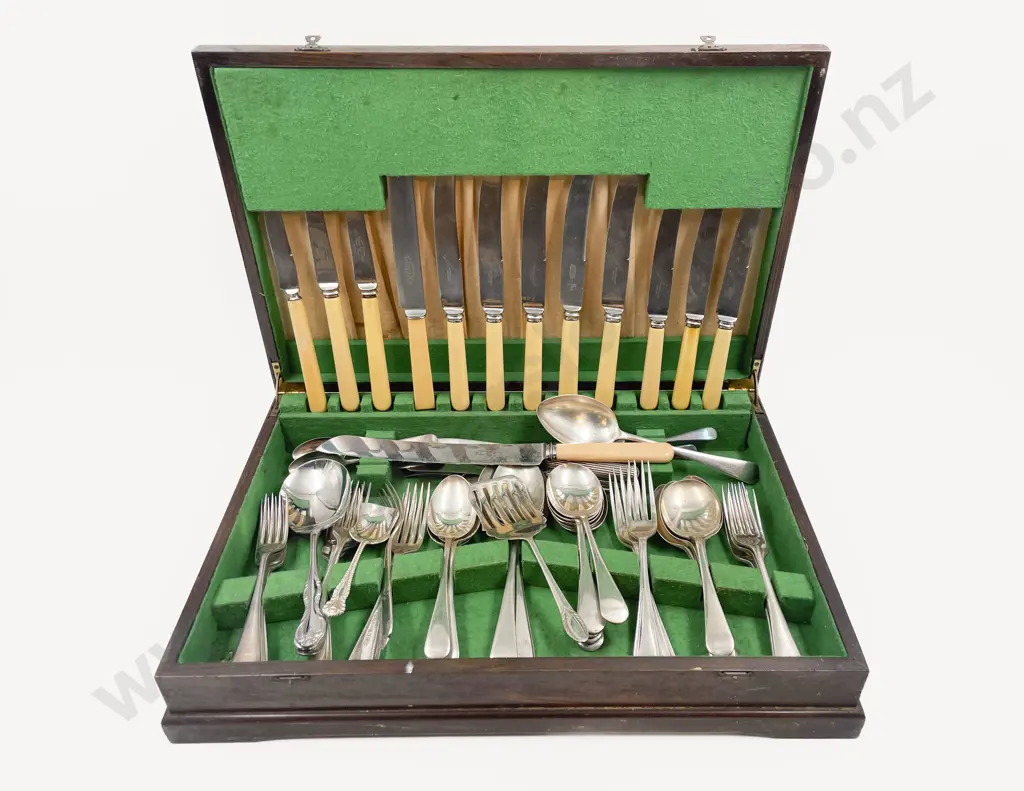 Canteen Of Mixed S/P Cutlery & Bone Handled Knives Image 1++
