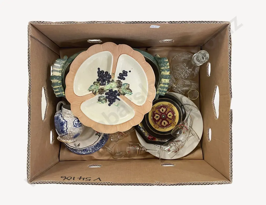 Quantity of Assorted Glassware & China etc Image 1++