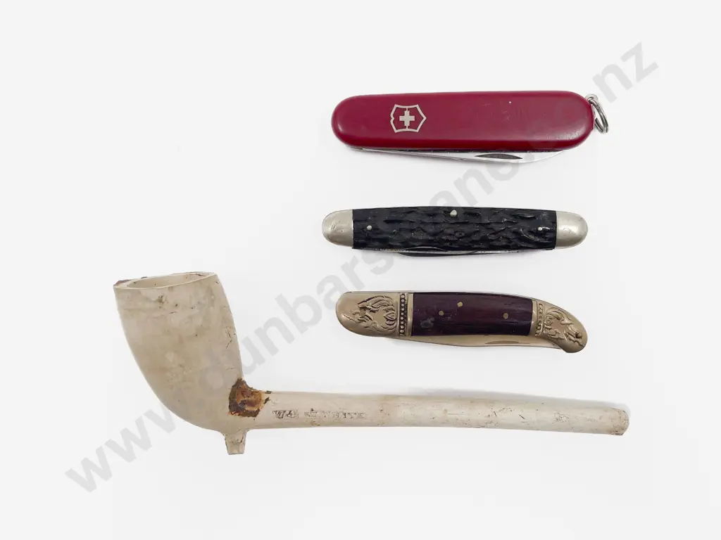 Three Pocket Knives and Clay Pipe Image 1++