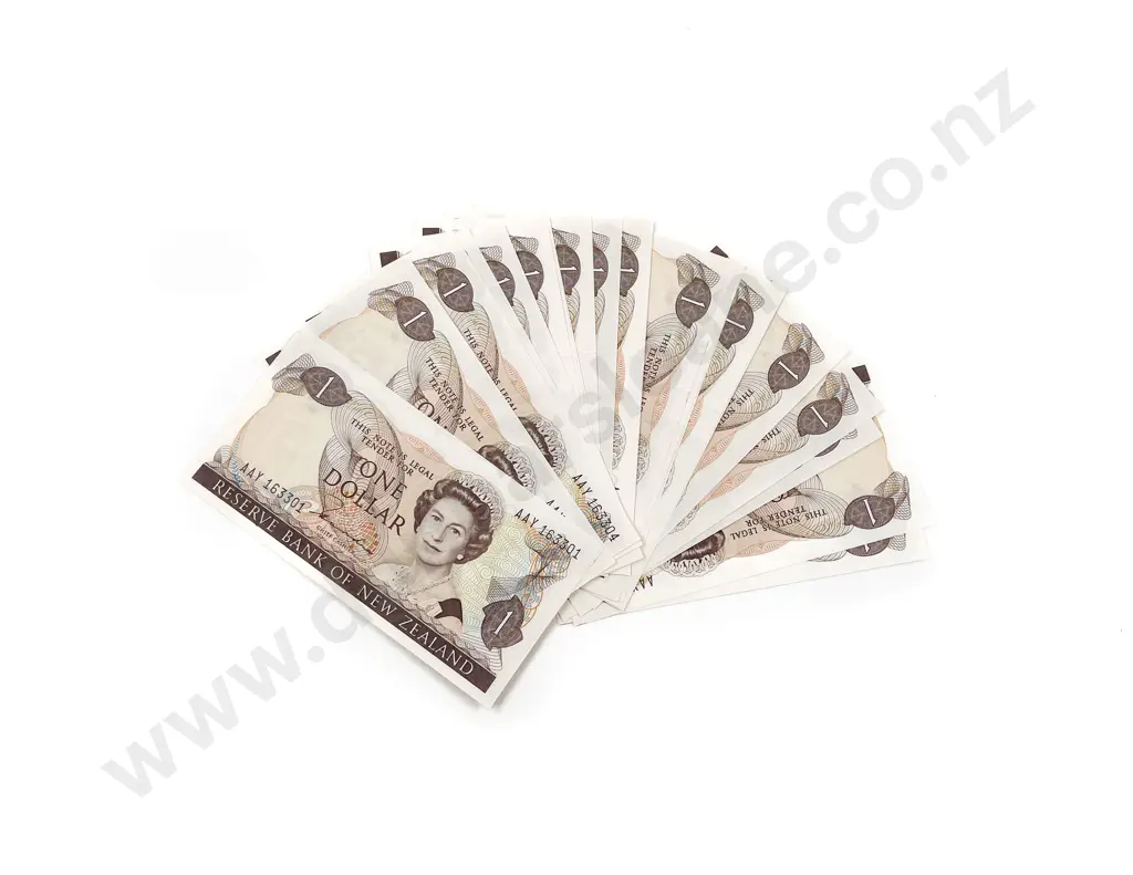 NZ Bank Unc $1 Notes AAY 163301 - AAY163330 Image 1++
