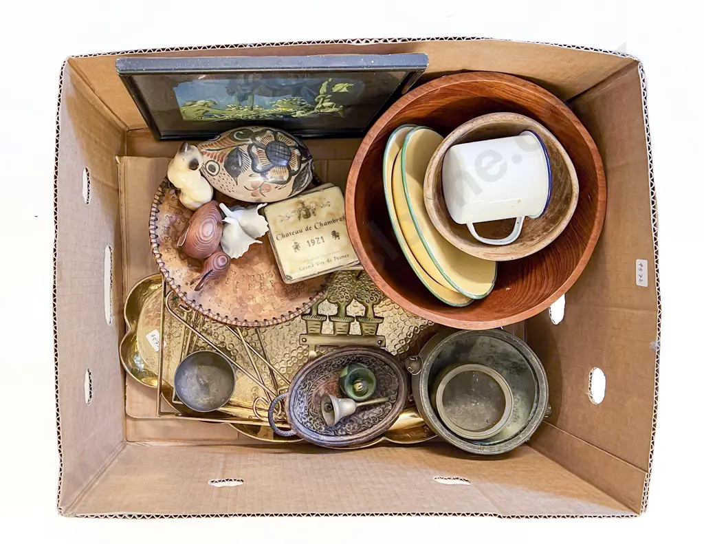 Box of Assorted Woods & Metalware etc Image 1++