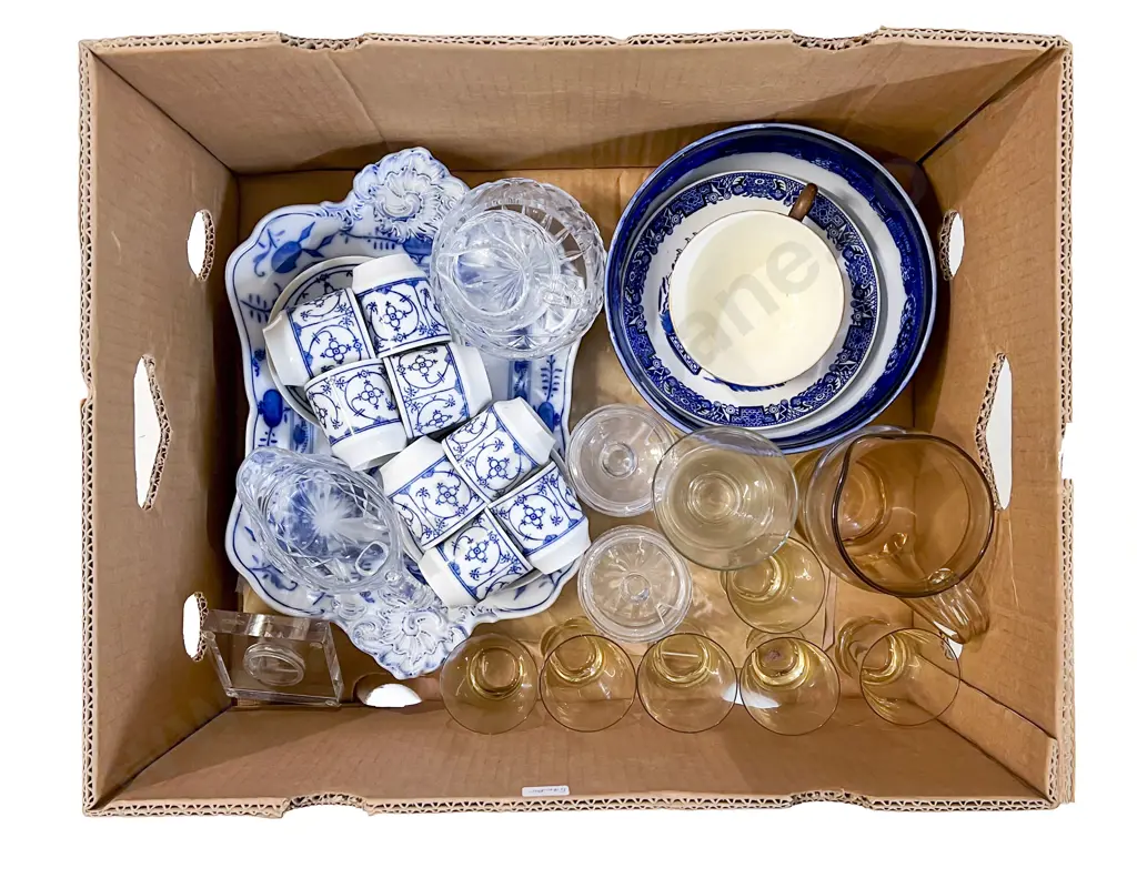 Box of Assorted China & Glassware Image 1++