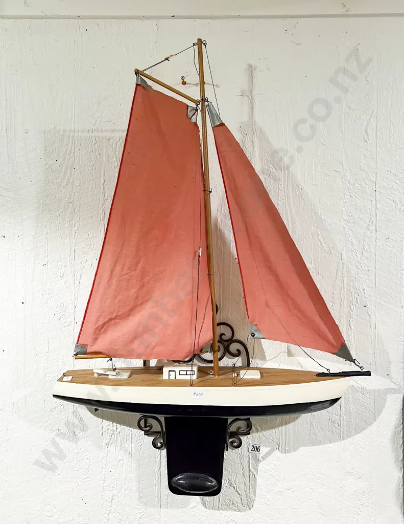 Vintage Pond Yacht with Associated Decorative Wall Bracket Image 1++