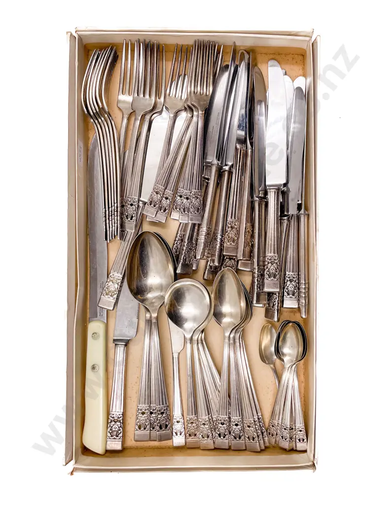 Quantity of Community Plate Cutlery Image 1++