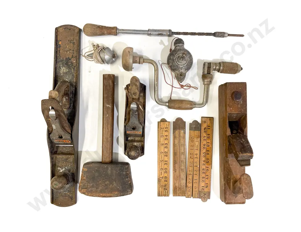 Box of Assorted Vintage Tools etc Image 1++
