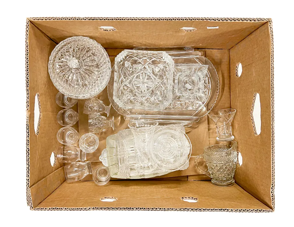 Box Quantity of Assorted Crystal & Glassware Image 1++