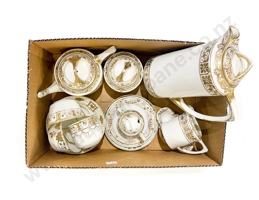 Quantity of Gilt Decorated Fancy China Image 1++