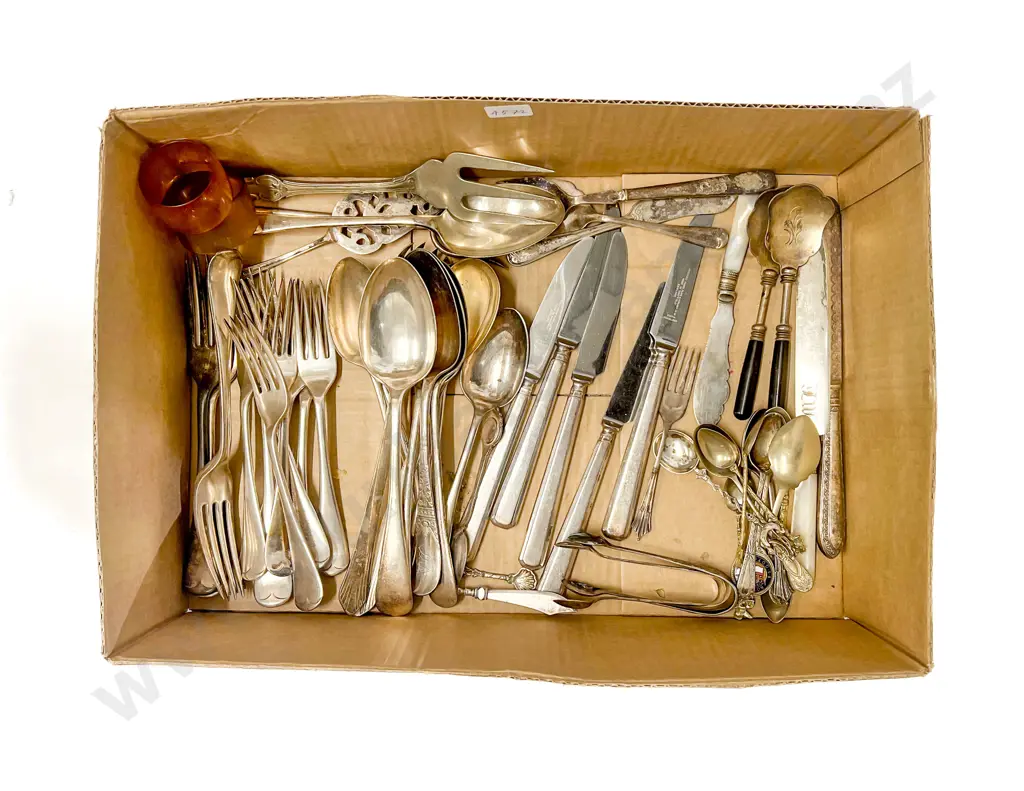 Box of Assorted Cutlery Image 1++
