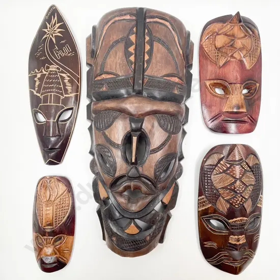 Nine Assorted Tourist Artefacts