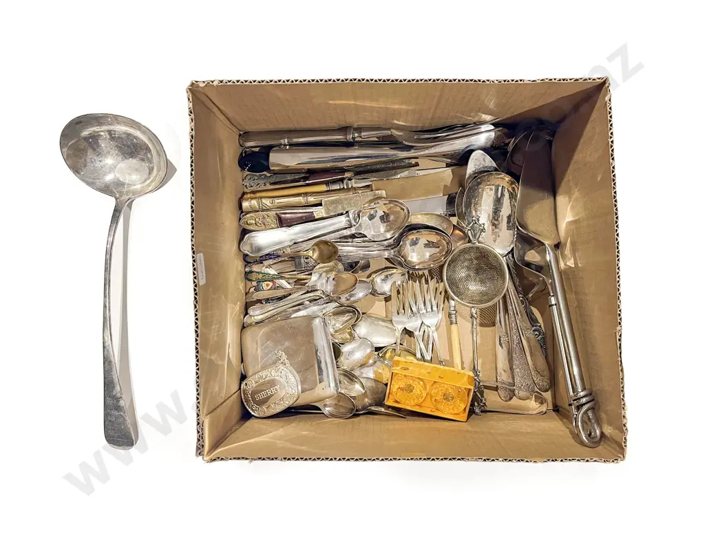 Box Quantity of Assorted S/P Cutlery etc Image 1++