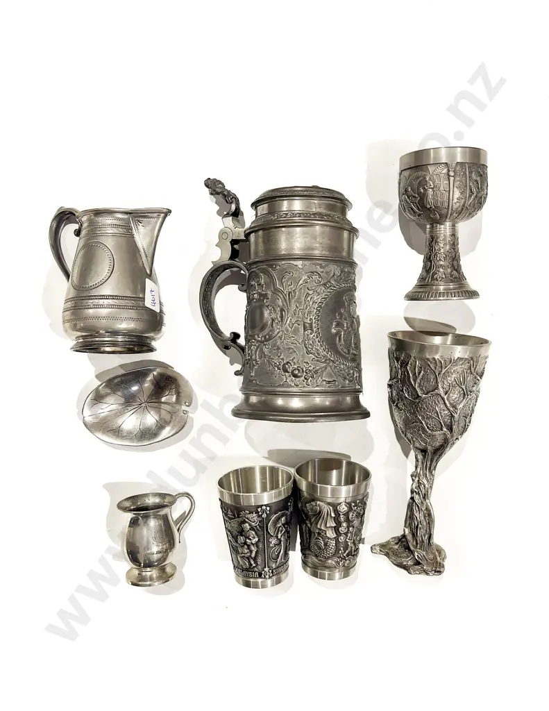 Box Of Modern Pewter Items Image 1++