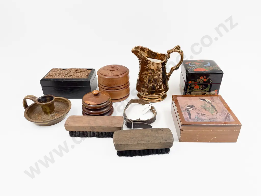 Quantity of Assorted Trinket Boxes etc Image 1++