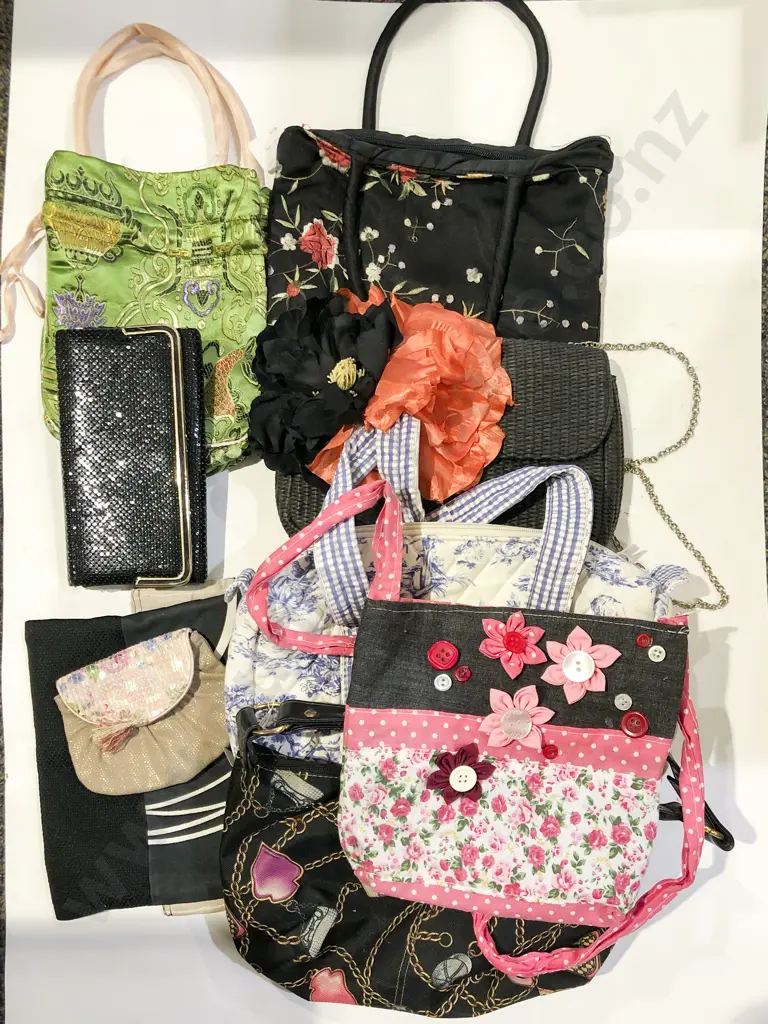 Box Quantity of Assorted Handbags and Purses etc Image 1++