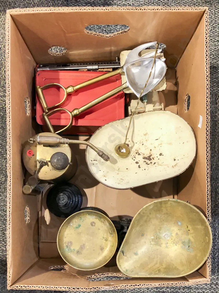 Box Quantity of Assorted Vintage Metalware Image 1++