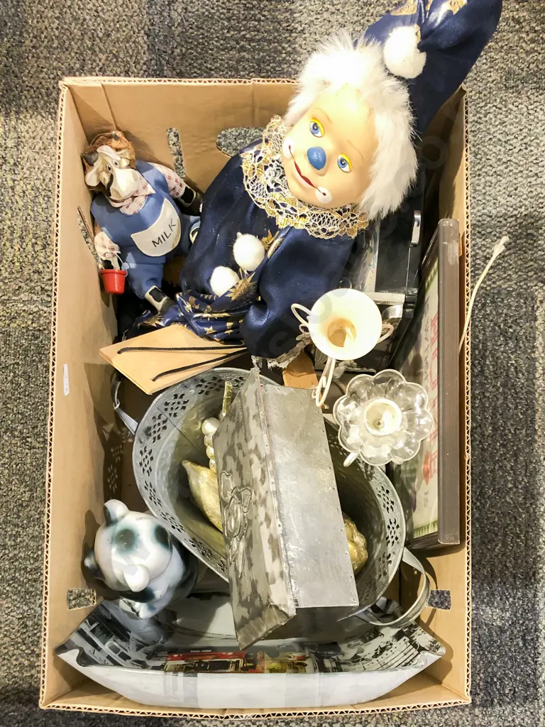 Box of Assorted Decorative Homewares Image 1++