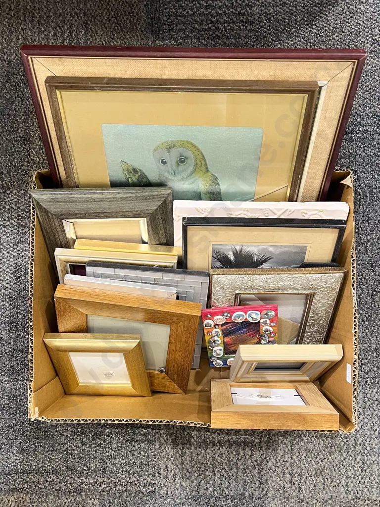 Quantity of Assorted Frames etc Image 1++