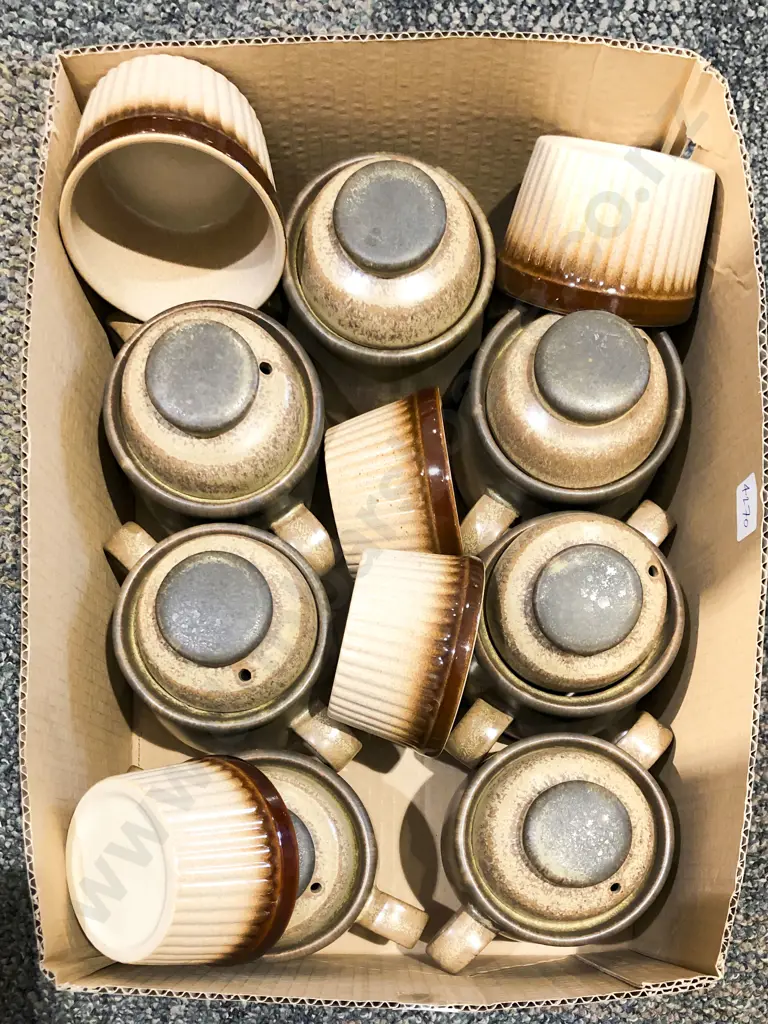 Small Quantity of Assorted Stoneware Image 1++