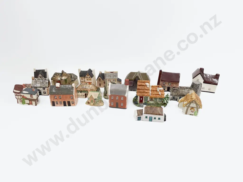 Quantity of Assorted Miniature Buildings Image 1++