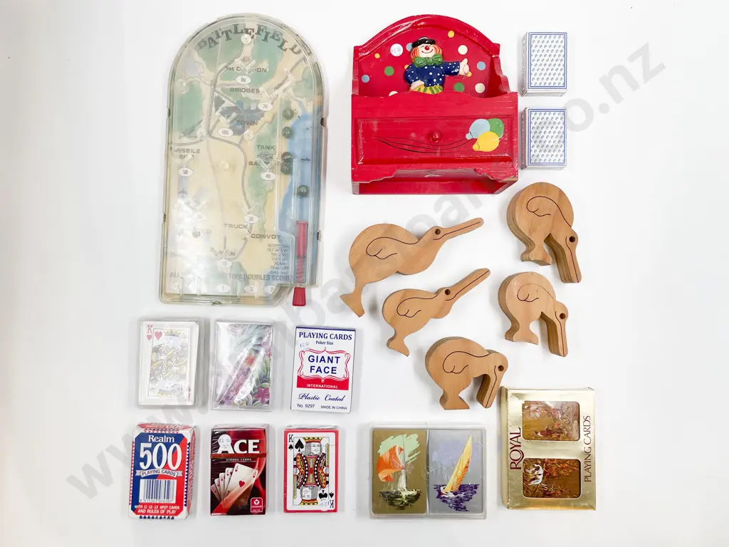 Quantity of Assorted Vintage Games etc Image 1++
