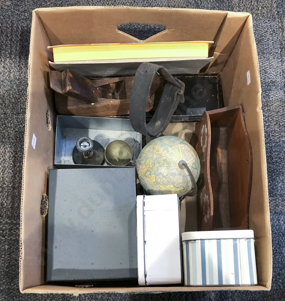 Box of Assorted Vintage Image 1++