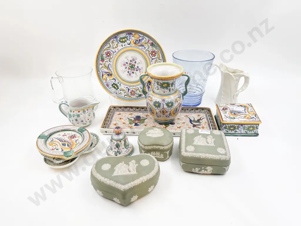 Quantity of Assorted incl Glassware Image 1++