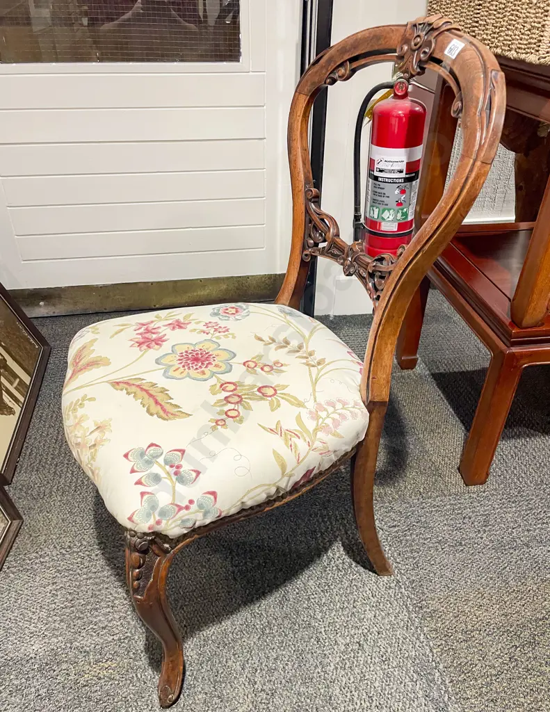 Balloon Back Dining Chair Image 1++