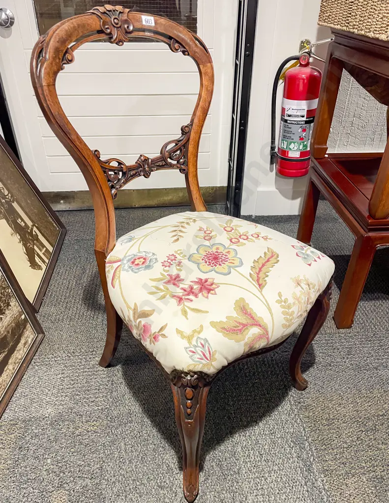 Balloon Back Dining Chair Image 1++