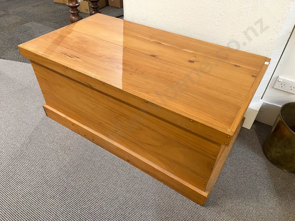 Rimu Blanket Chest Image 1++