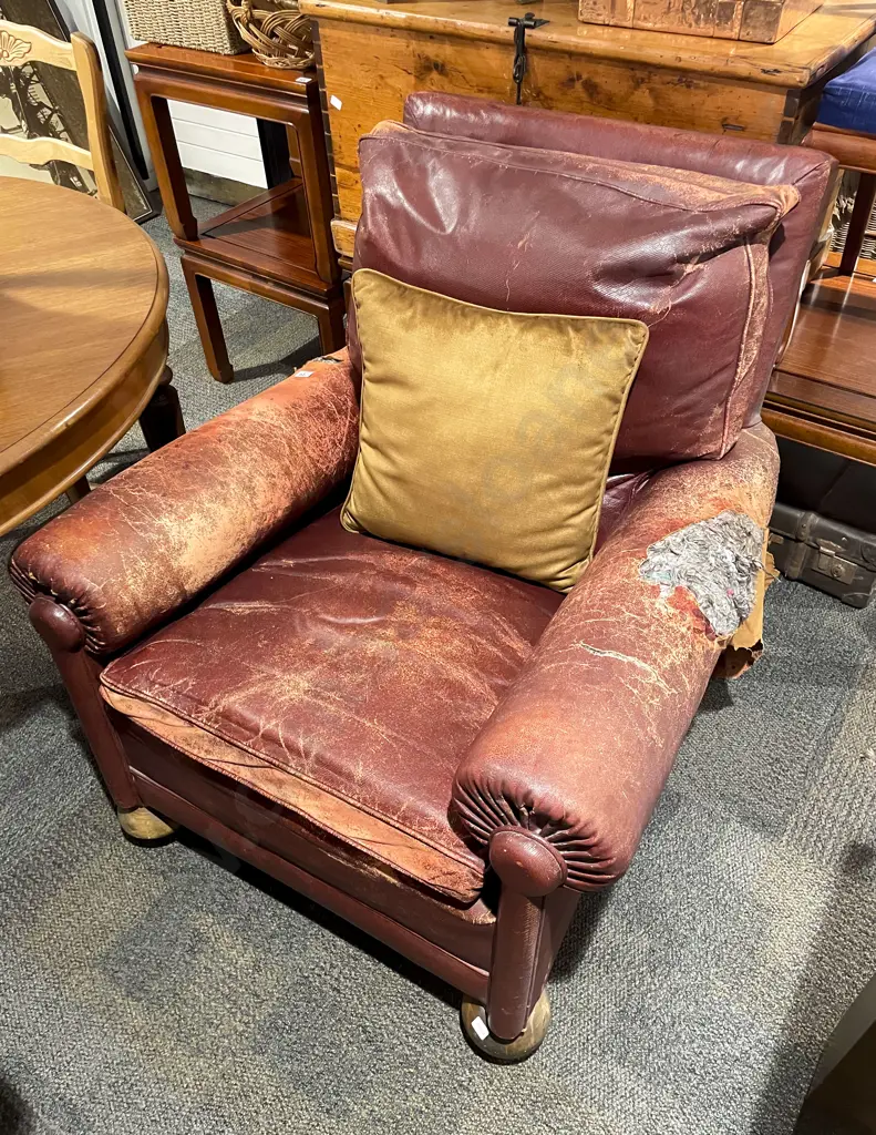 Vintage Leather Armchair (Faults) Image 1++